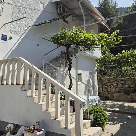 Lovely Apartment Omiš Eksteriør bilde