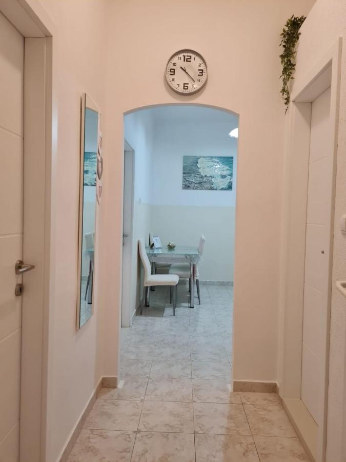 Lovely Apartment Omiš Eksteriør bilde